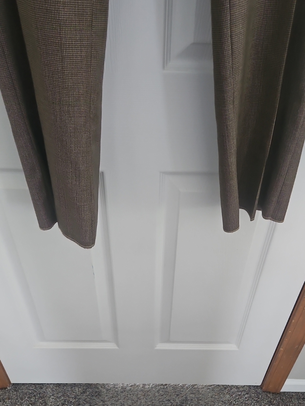 JOS A.BANK pleated Wool Pants - Picture 4 of 8